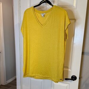Orvis Women's Bright Yellow V-Neck Short Sleeve Tunic